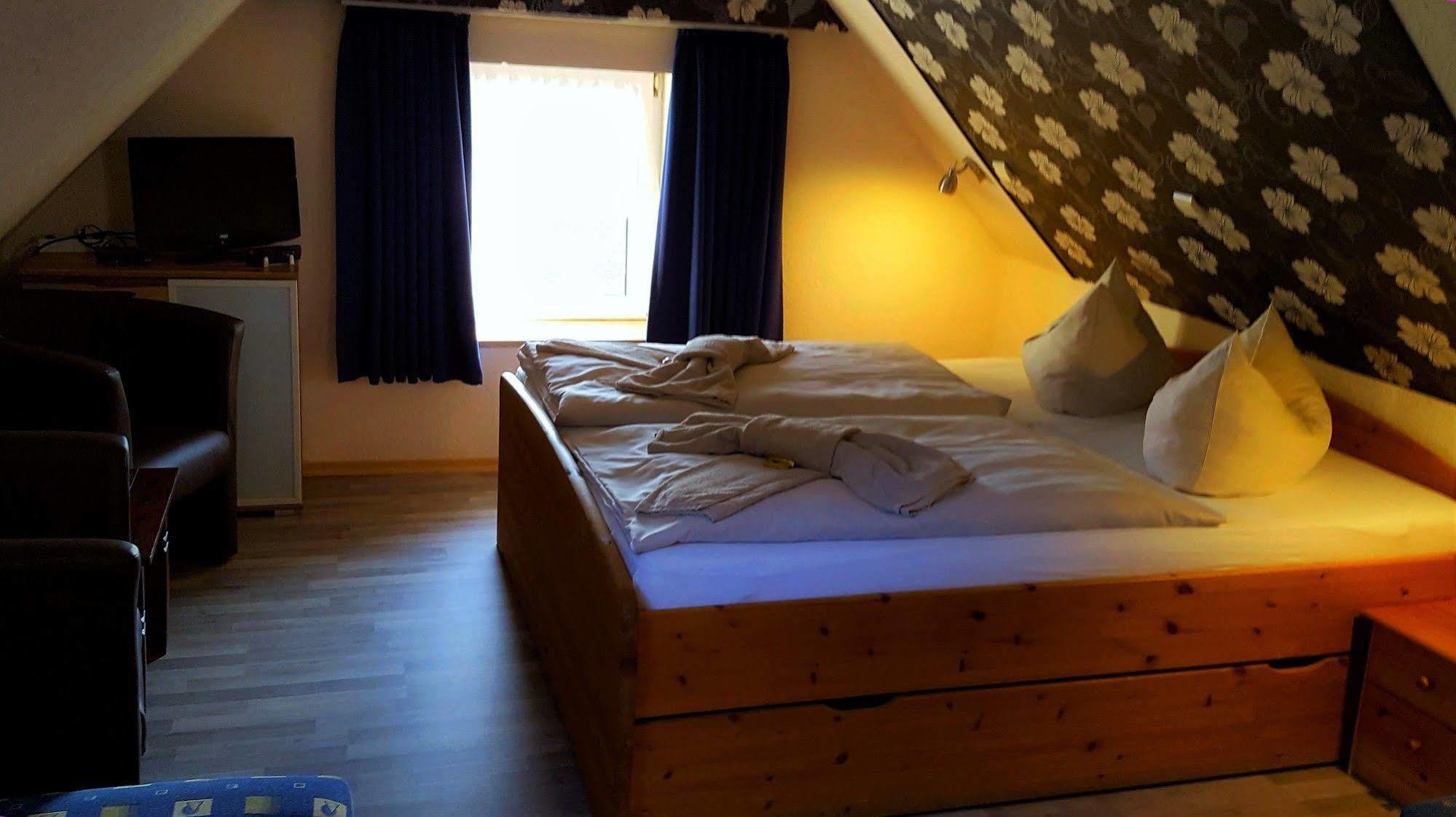 Hotel Up Diek Carolinensiel Ngoại thất bức ảnh
