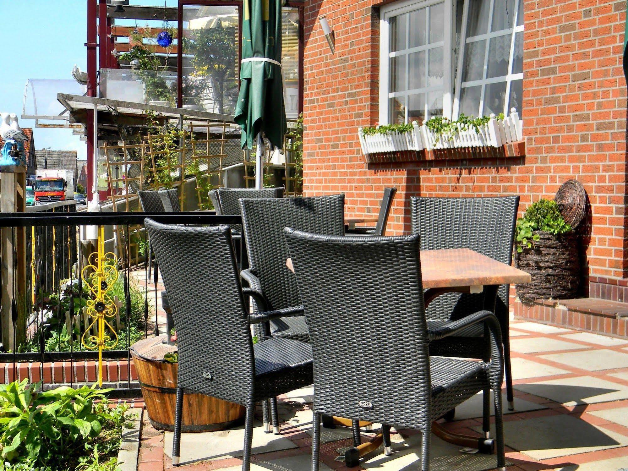 Hotel Up Diek Carolinensiel Ngoại thất bức ảnh