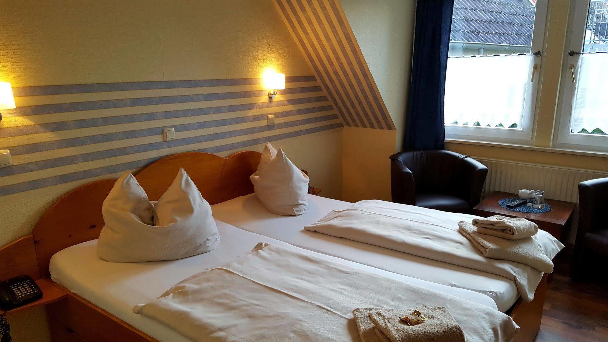 Hotel Up Diek Carolinensiel Ngoại thất bức ảnh